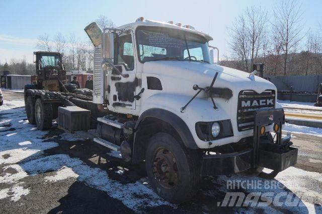Mack CV713 Autocabinati
