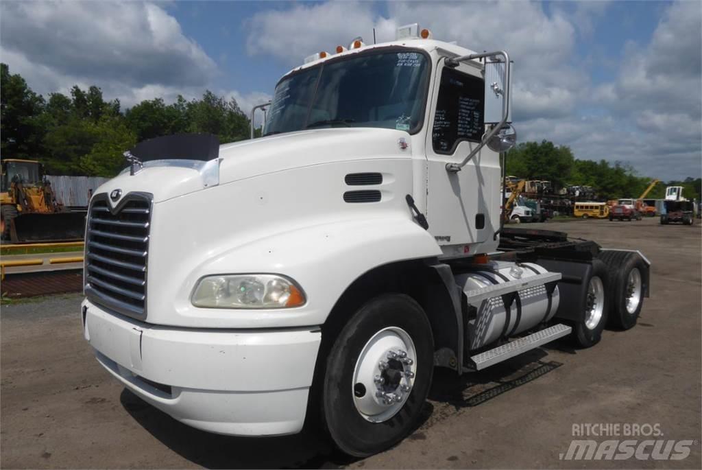Mack CX613 Autocabinati