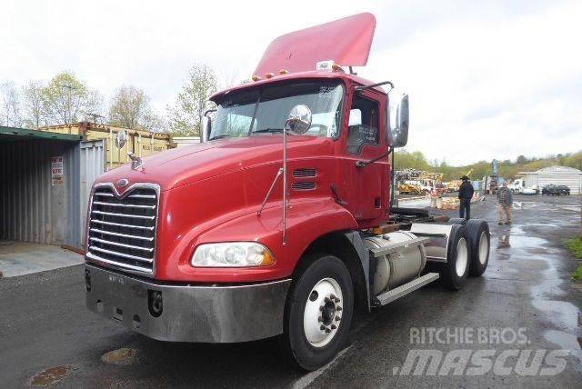 Mack CXN613 Autocabinati