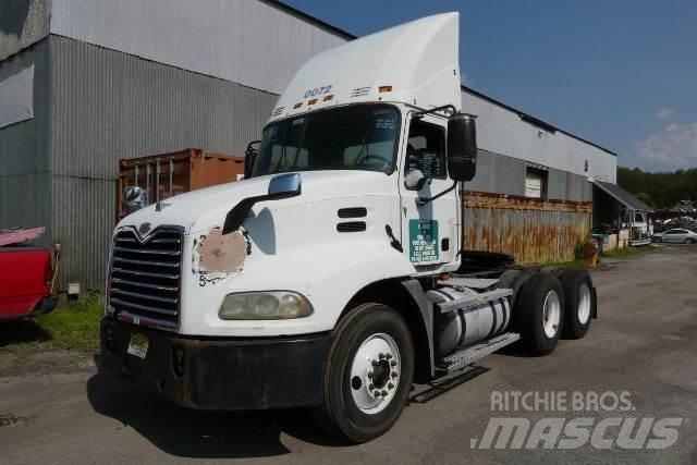 Mack CXN613 Autocabinati