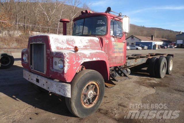 Mack R611 Autocabinati