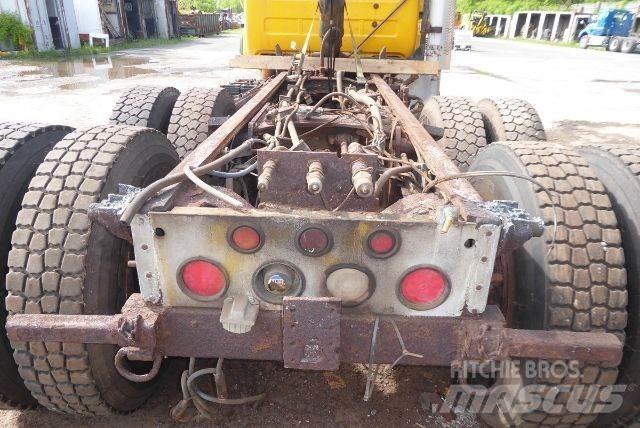 Mack RD688S Autocabinati