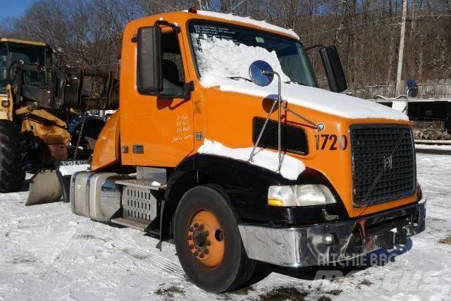 Volvo VNM42T Autocabinati