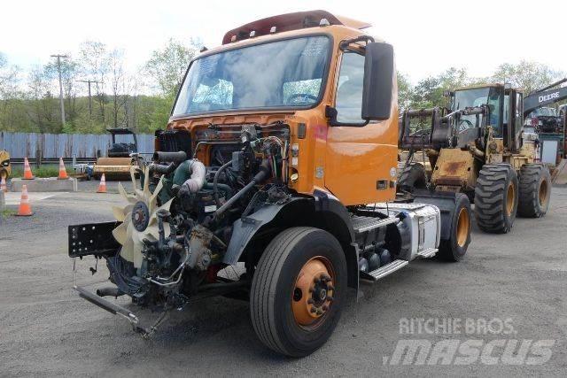 Volvo VNM42T Autocabinati