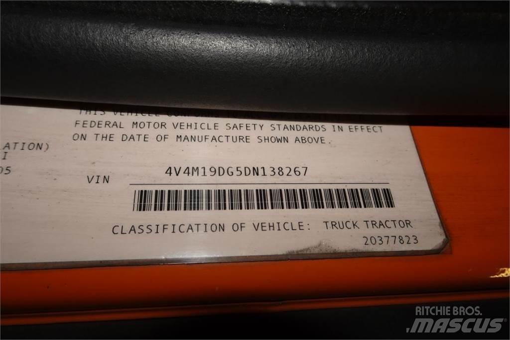 Volvo VNM42T Autocabinati