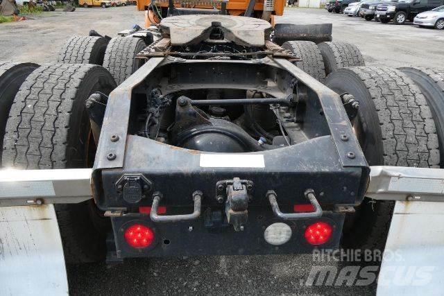 Volvo VNM64T Autocabinati
