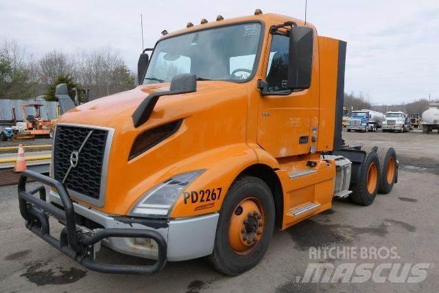 Volvo VNR64T300 Autocabinati