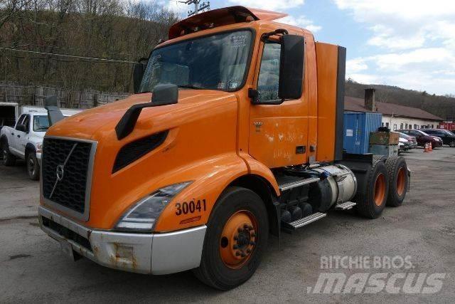 Volvo VNR64T300 Autocabinati