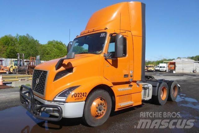 Volvo VNR64T300 Autocabinati