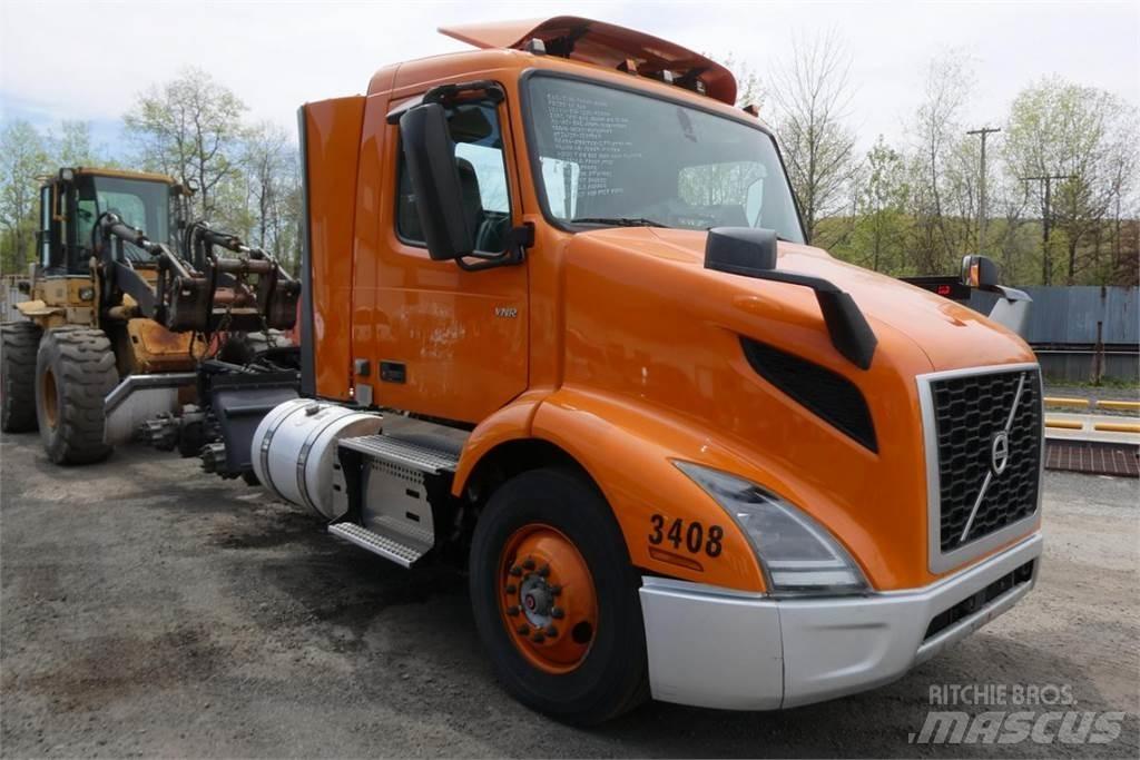 Volvo VNR64T300 Autocabinati