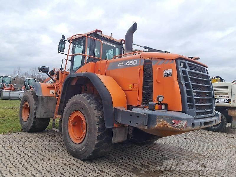 Doosan DL450-3 Pale gommate