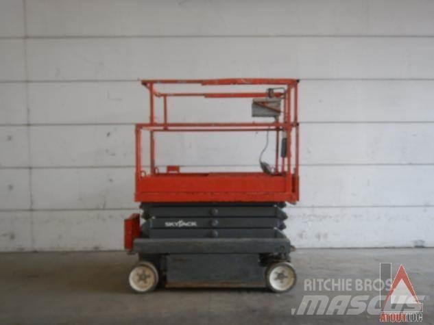 SkyJack SJ3219 Piattaforme a braccio articolato
