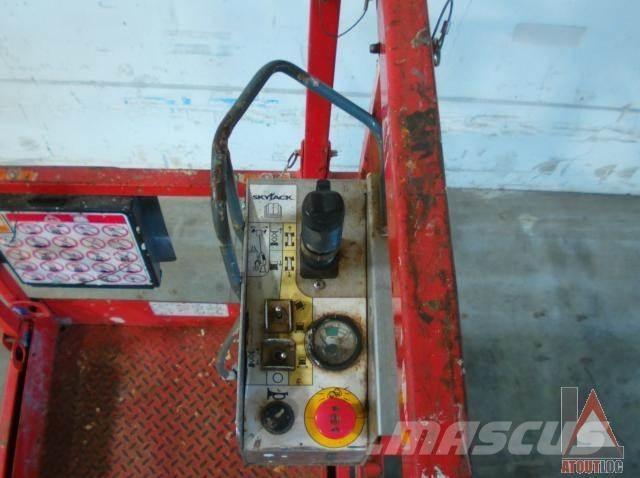 SkyJack SJ3219 Piattaforme a braccio articolato