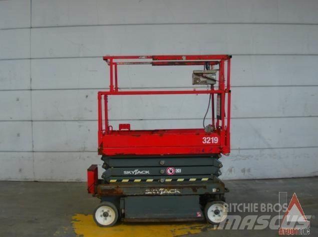 SkyJack SJ3219 Piattaforme a braccio articolato