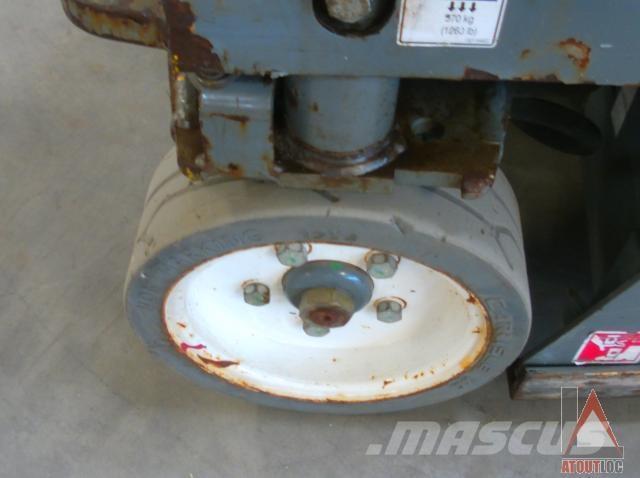 SkyJack SJ3219 Piattaforme a braccio articolato