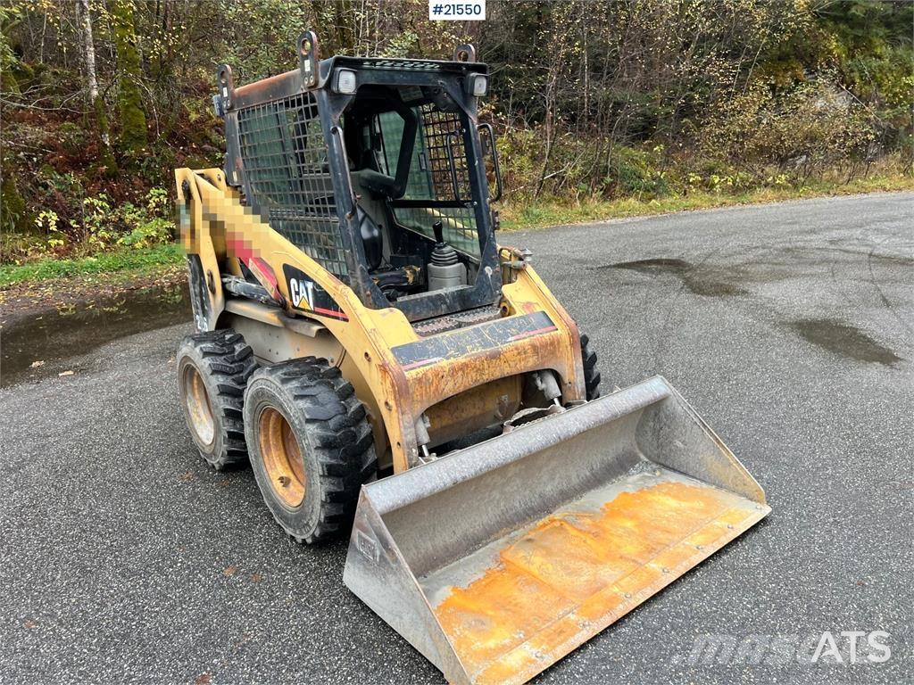 CAT 226 Mini Pale Gommate
