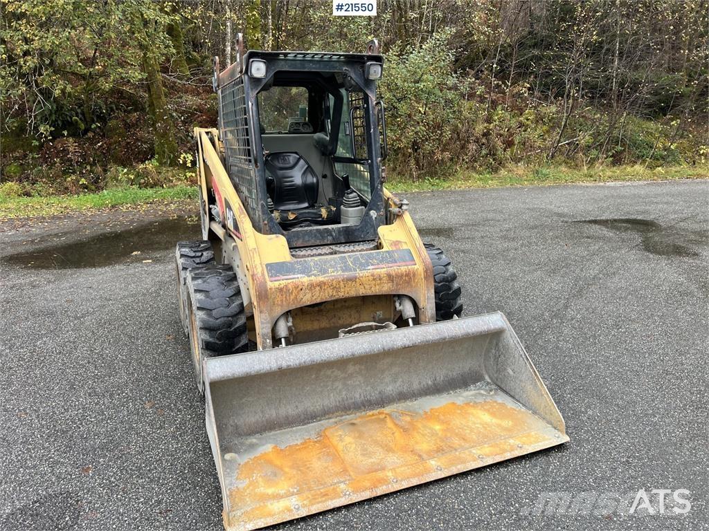 CAT 226 Mini Pale Gommate