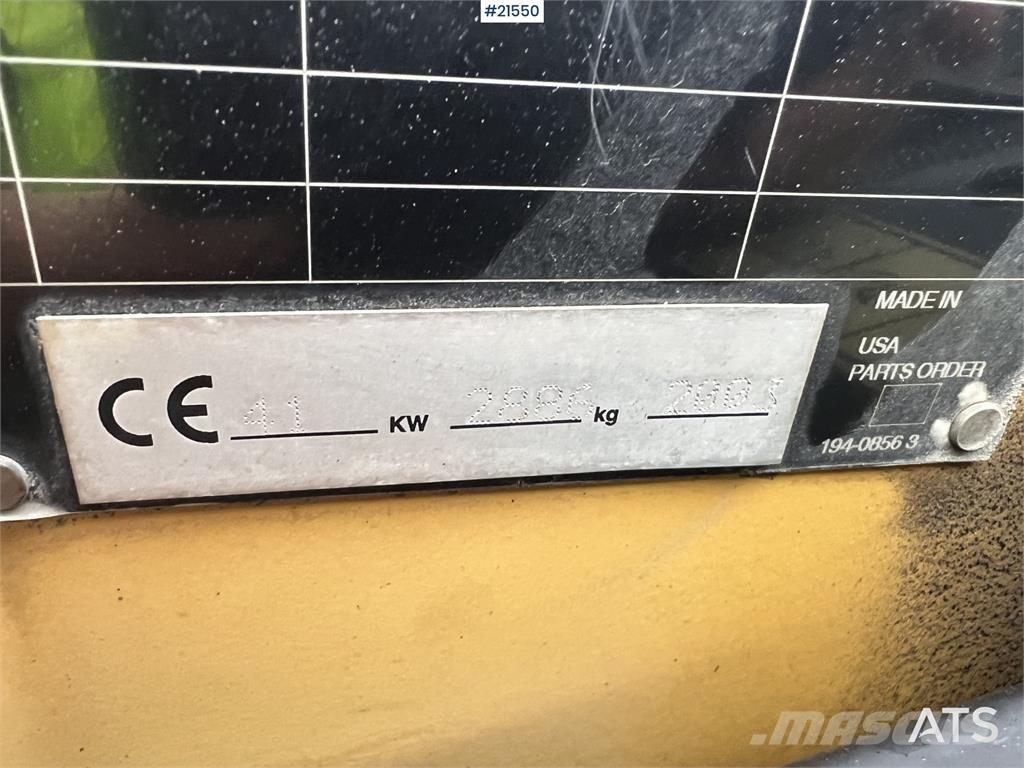 CAT 226 Mini Pale Gommate