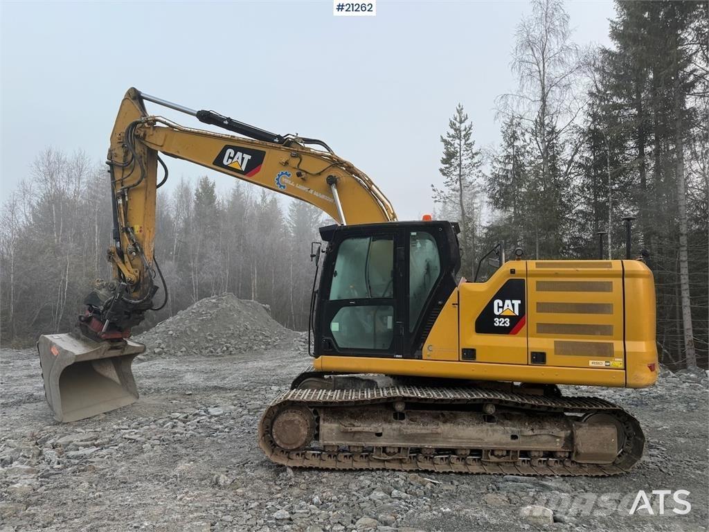 CAT 323 Escavatori cingolati