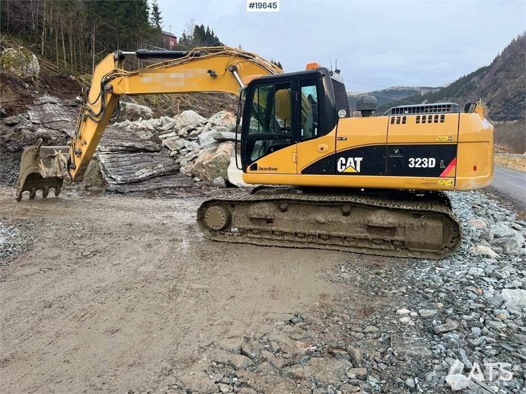 CAT 323D Escavatori cingolati
