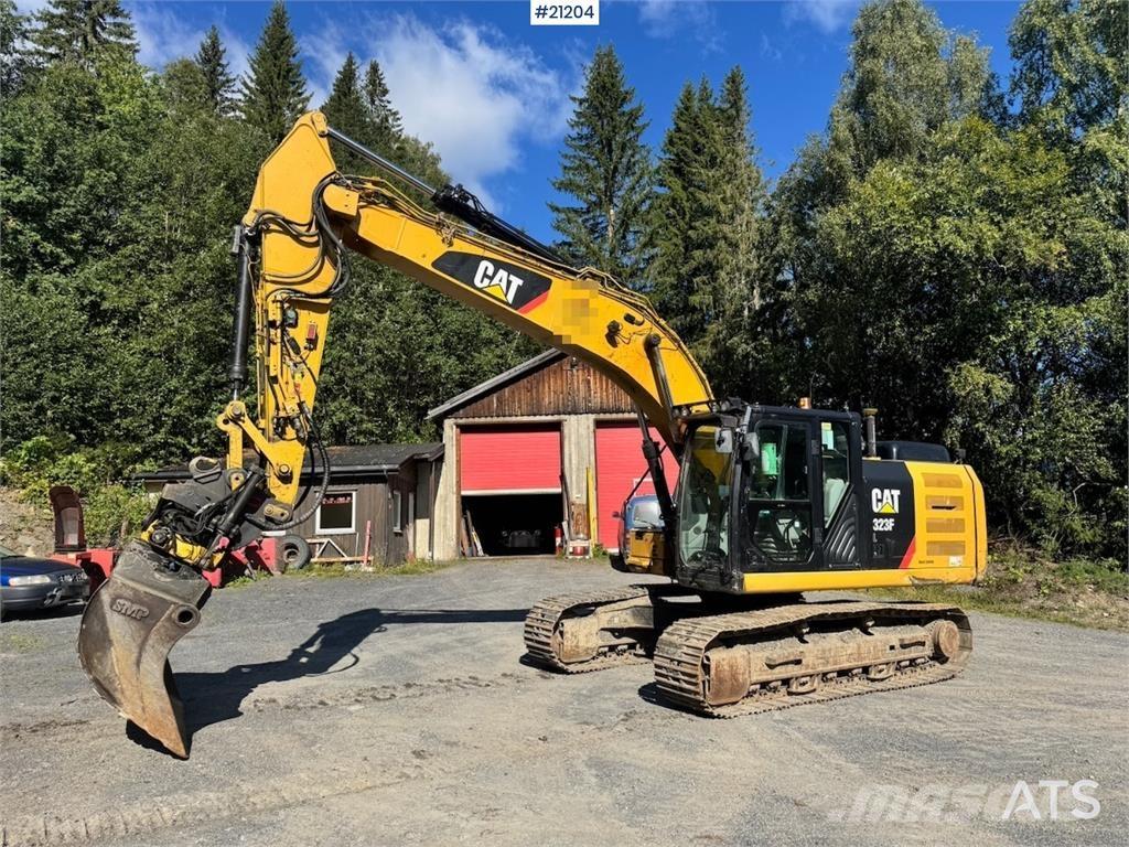 CAT 323FL Escavatori cingolati