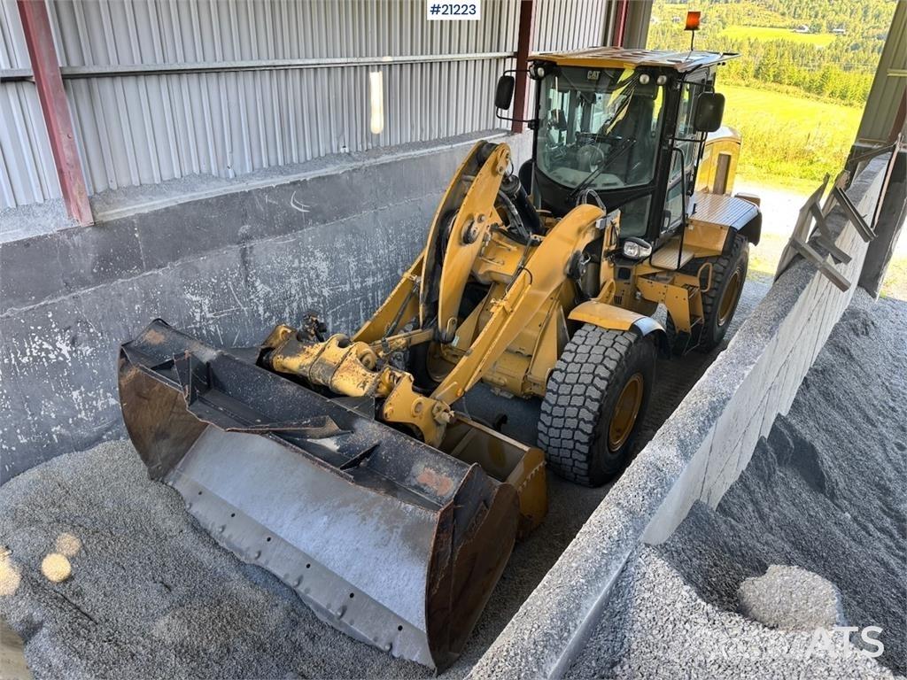 CAT 930 K Pale gommate