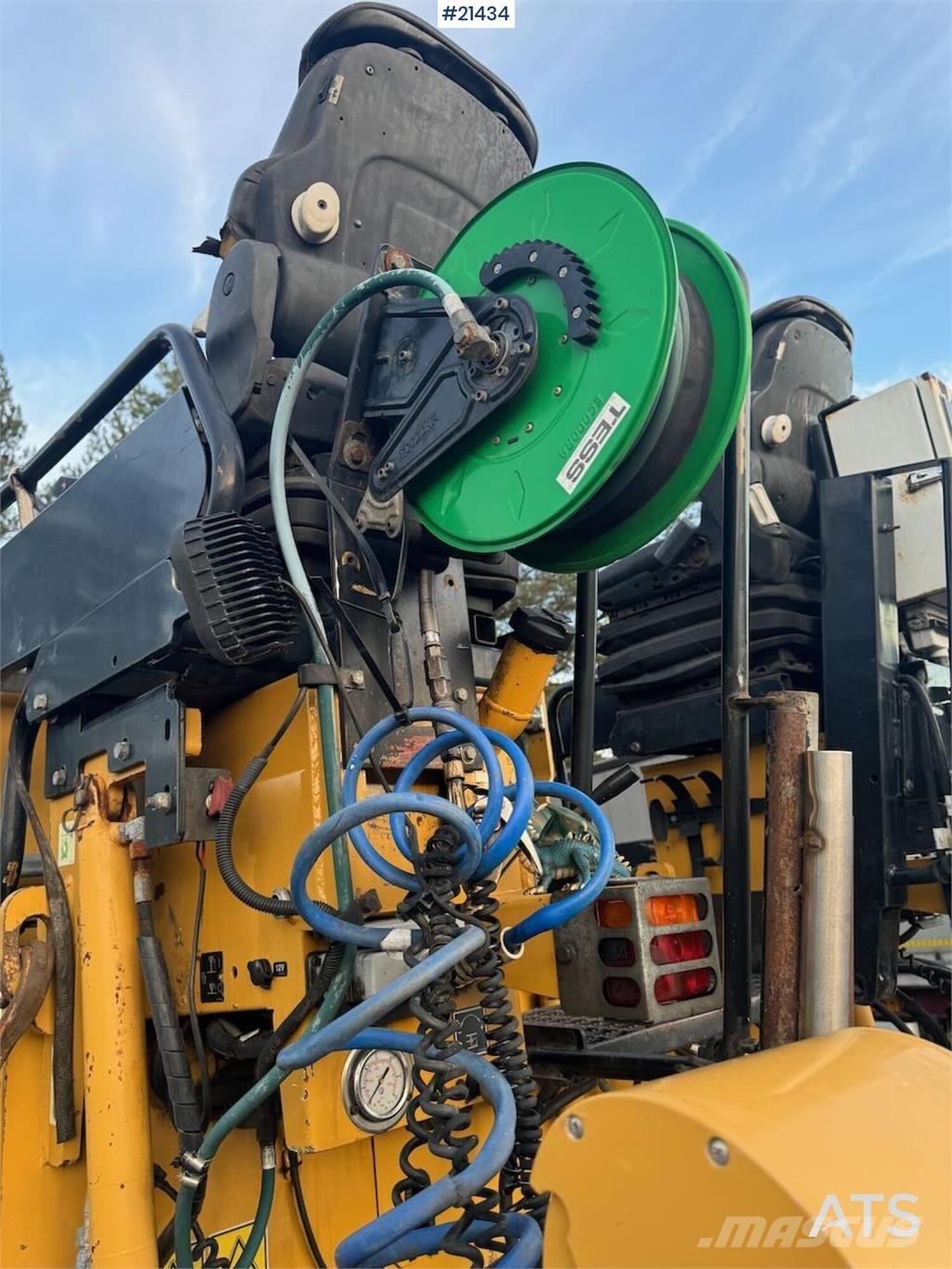 CAT AP 300 Finitrici
