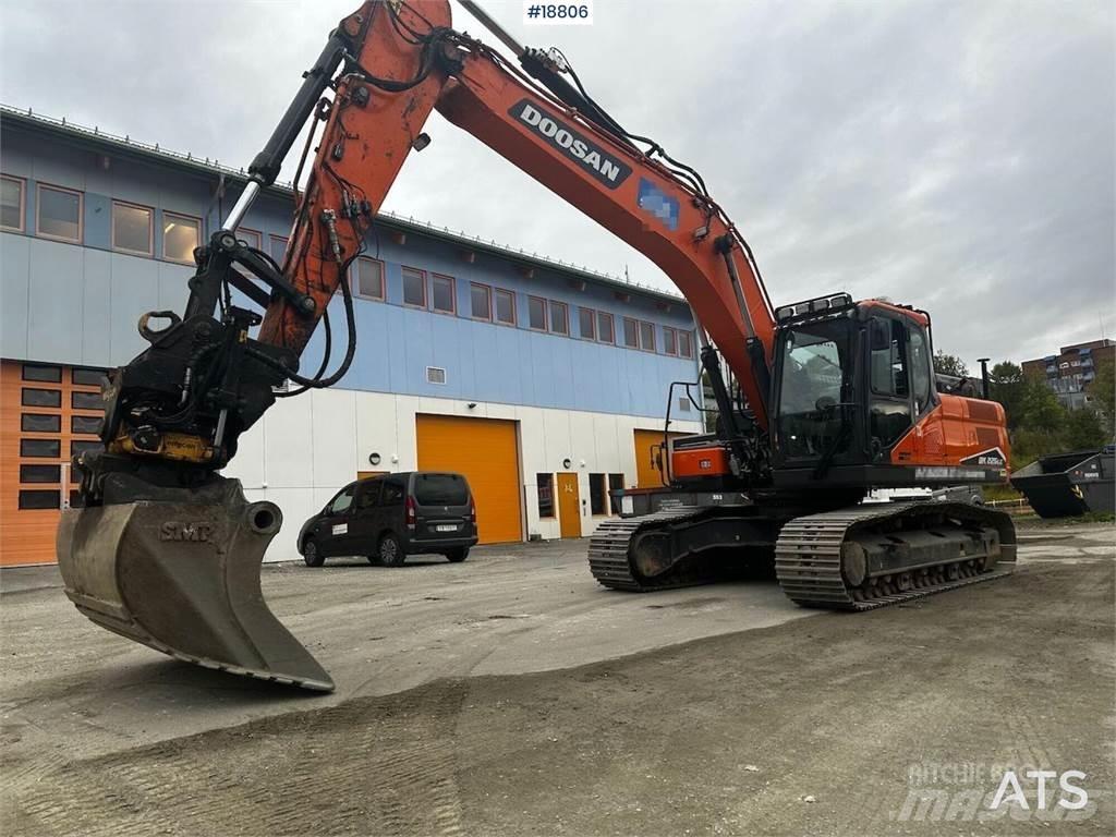Doosan DX225LC Escavatori cingolati