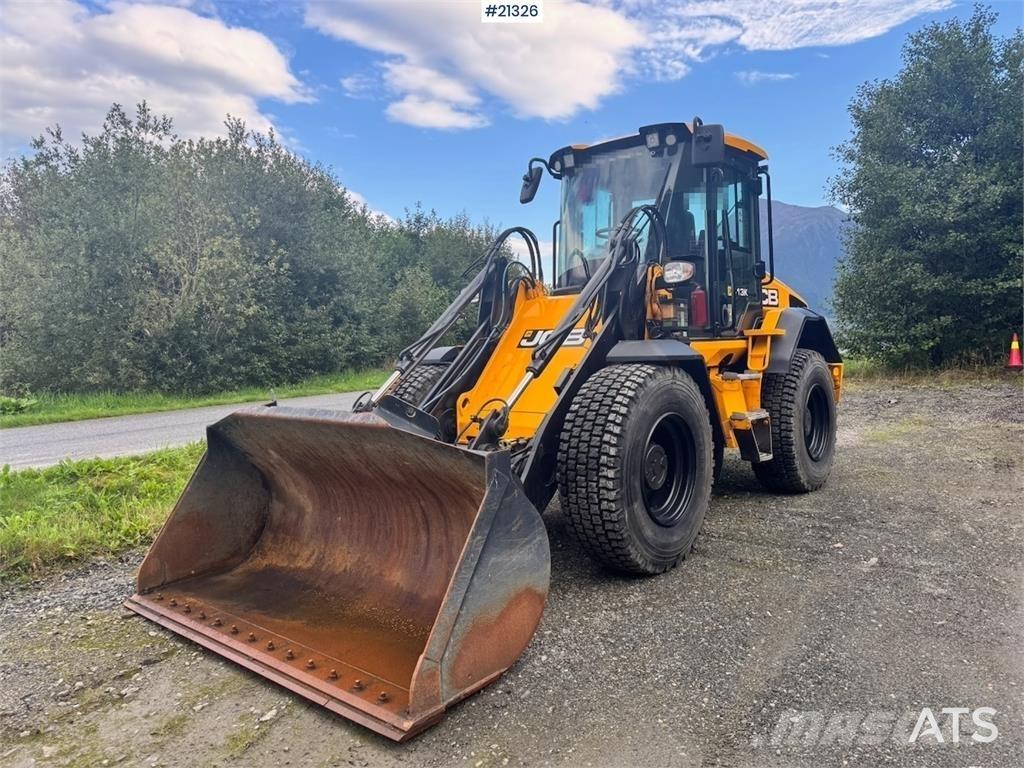 JCB 413K Pale gommate
