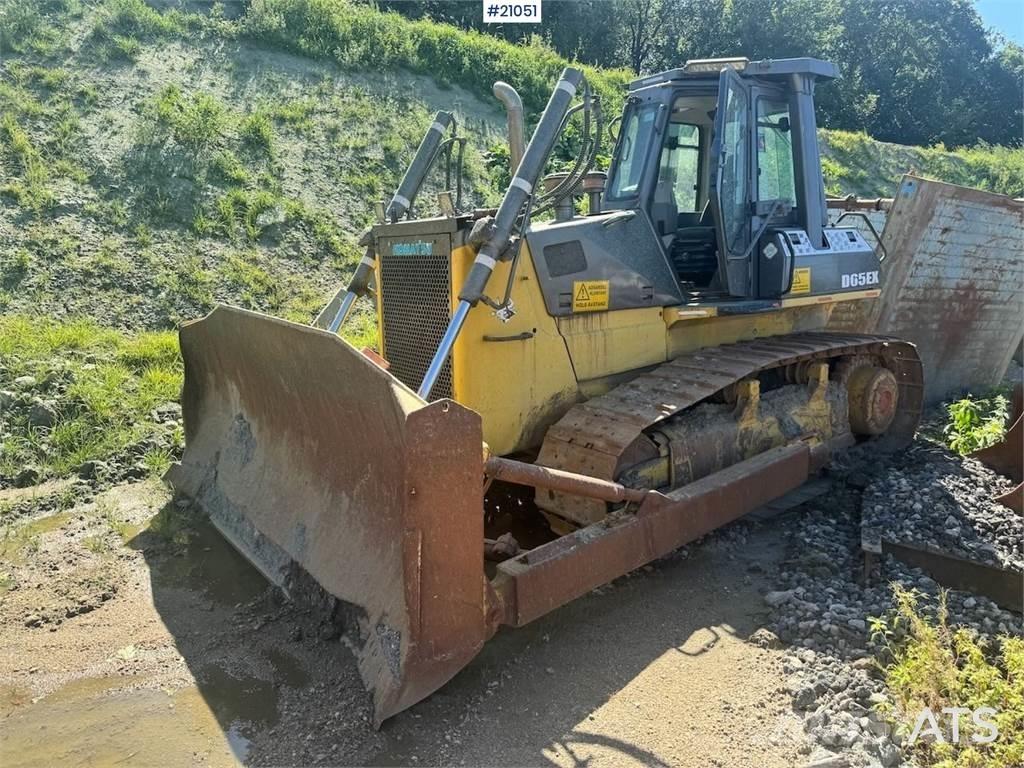 Komatsu D65EX Dozer Dozer cingolati