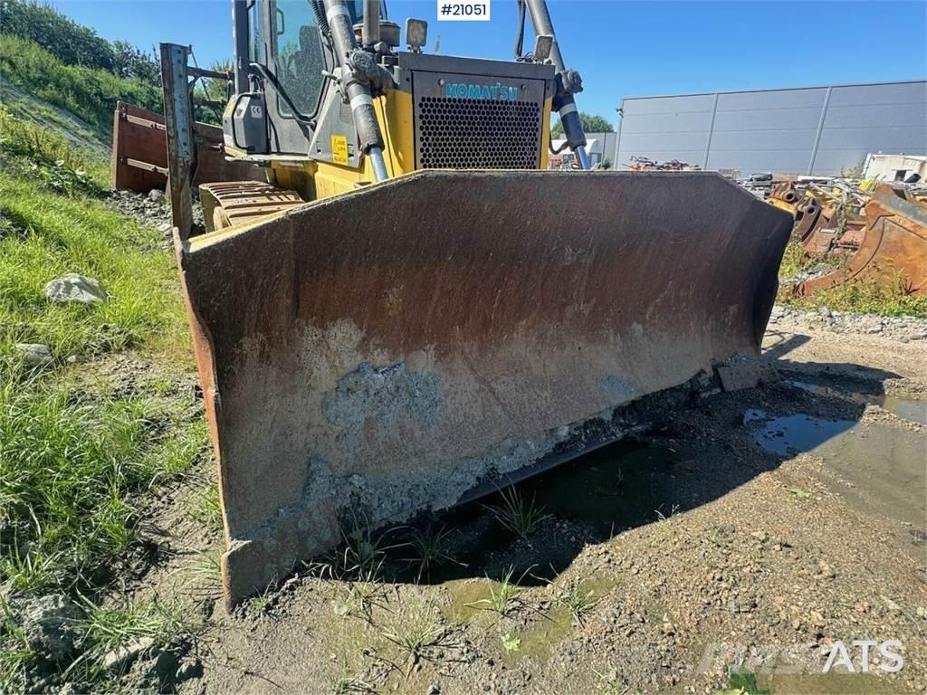 Komatsu D65EX Dozer Dozer cingolati