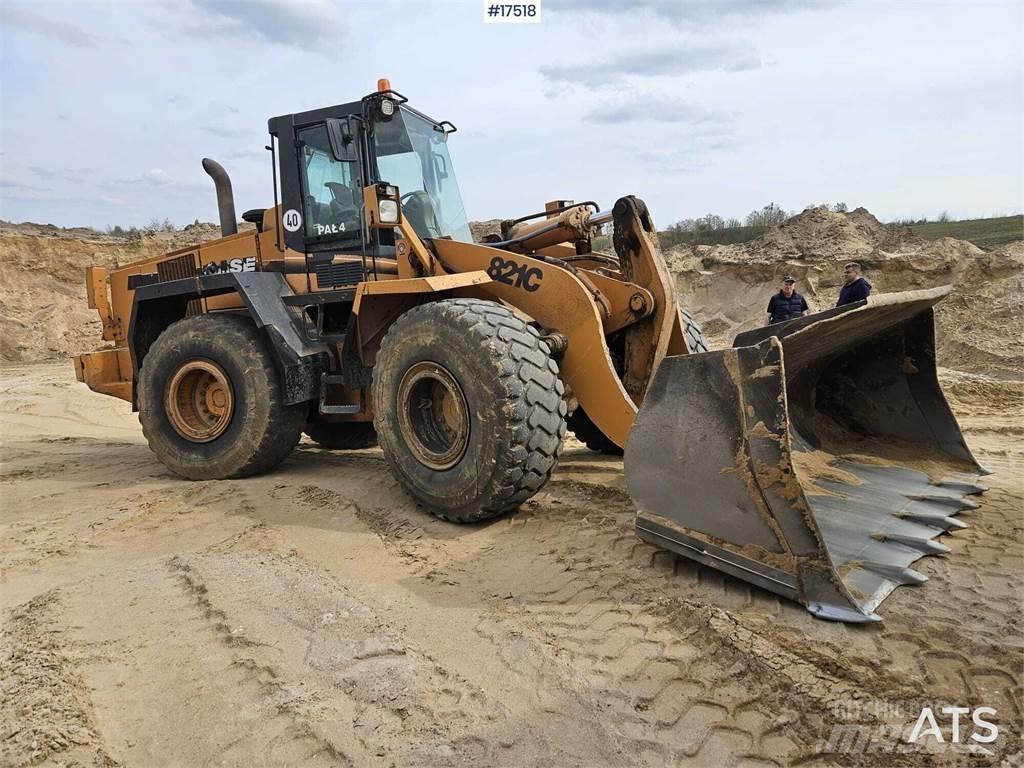 CASE 821C Pale gommate
