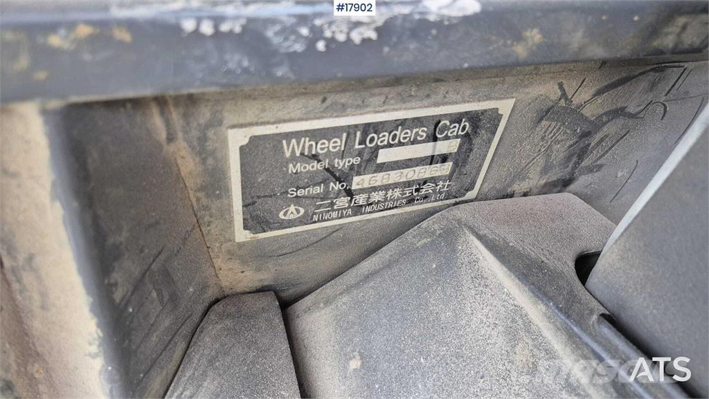 Hitachi ZW 310 Pale gommate