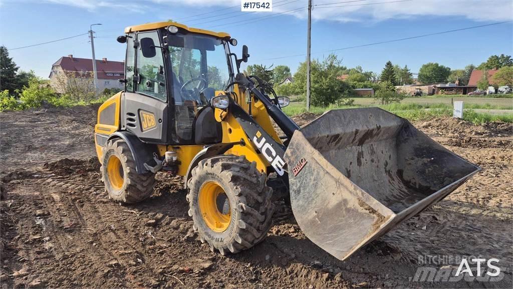 JCB 407 T4 Pale gommate
