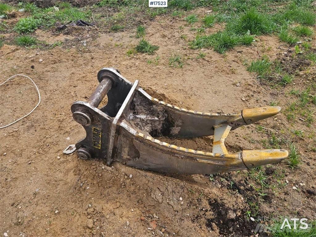 JCB JS 131 LC Escavatori cingolati