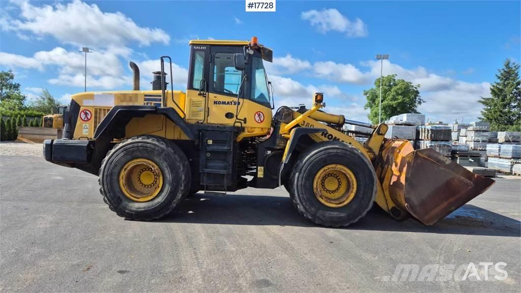Komatsu WA380-5H Pale gommate