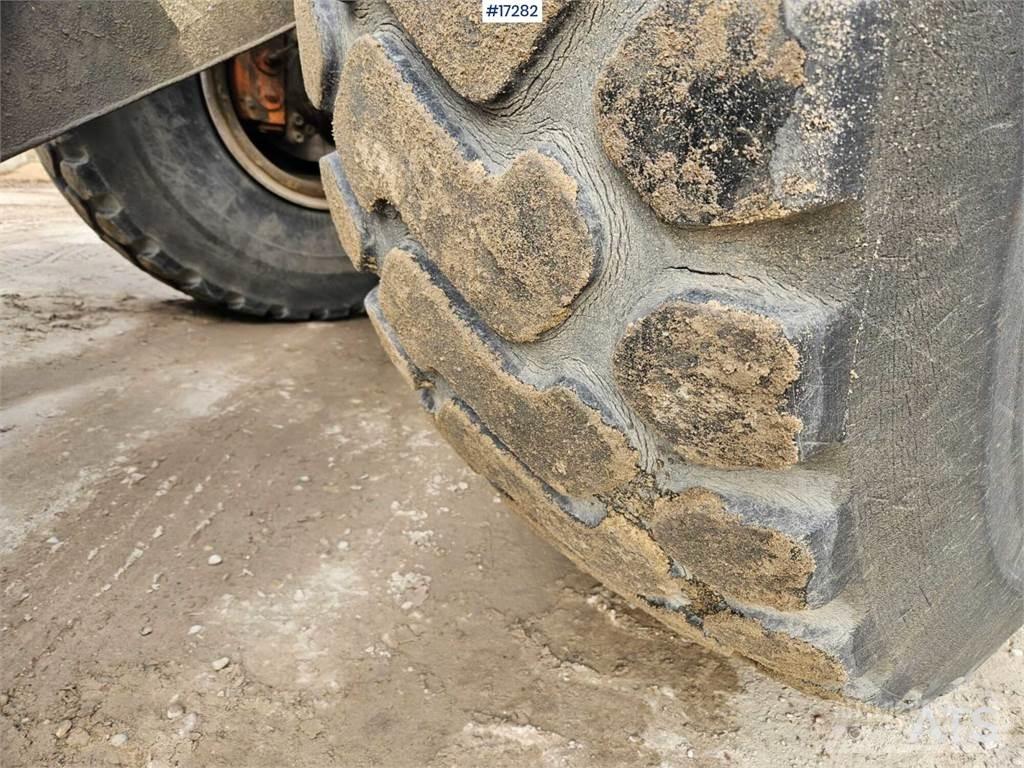 Volvo L120 Pale gommate