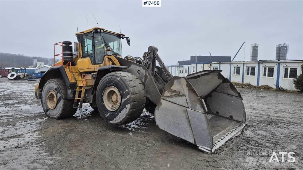 Volvo L220H Pale gommate