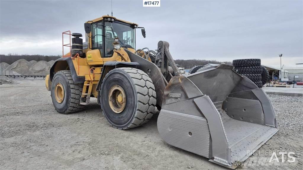 Volvo L220H Pale gommate