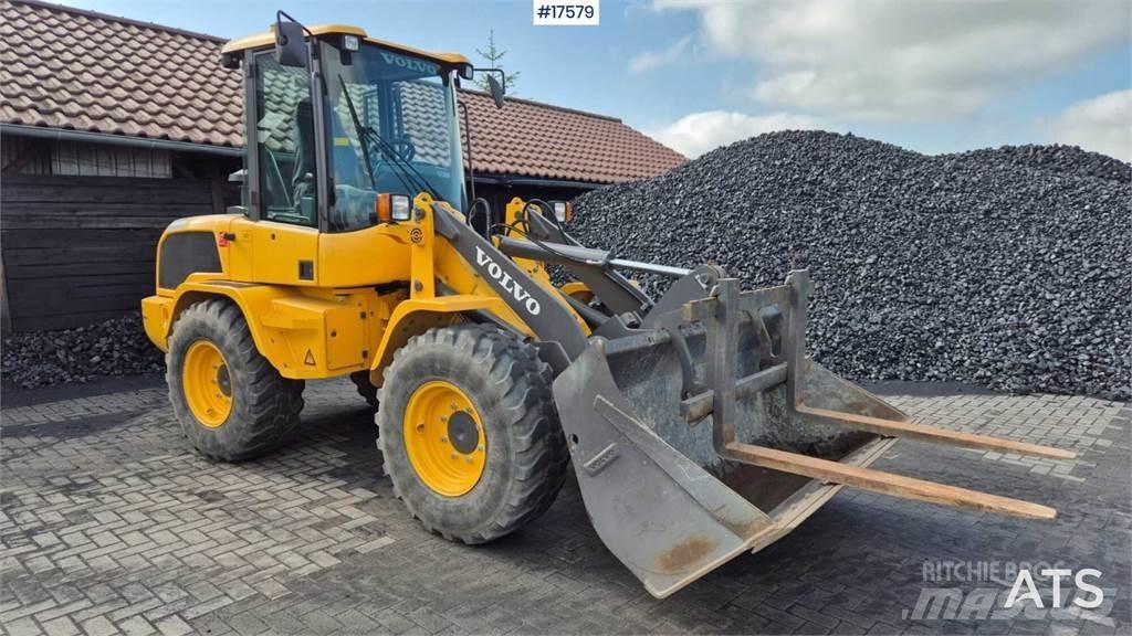 Volvo L30G Pale gommate