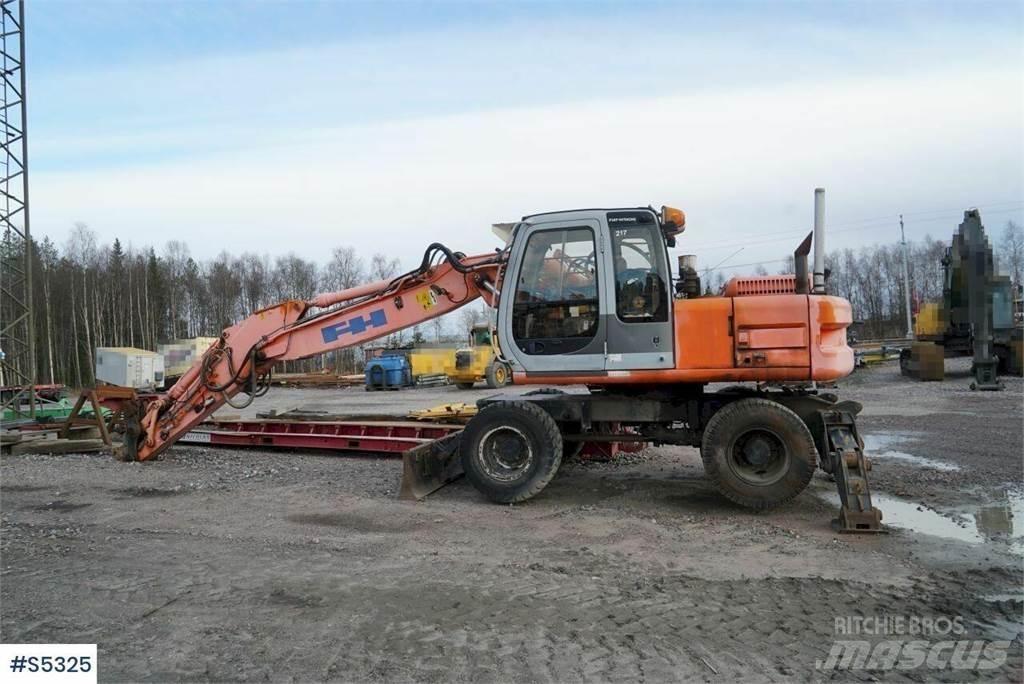 Hitachi EX165W Escavatori gommati