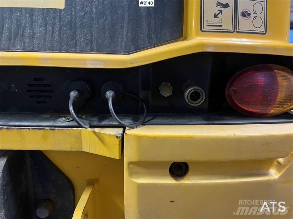 JCB 409 T4 Dozer gommati
