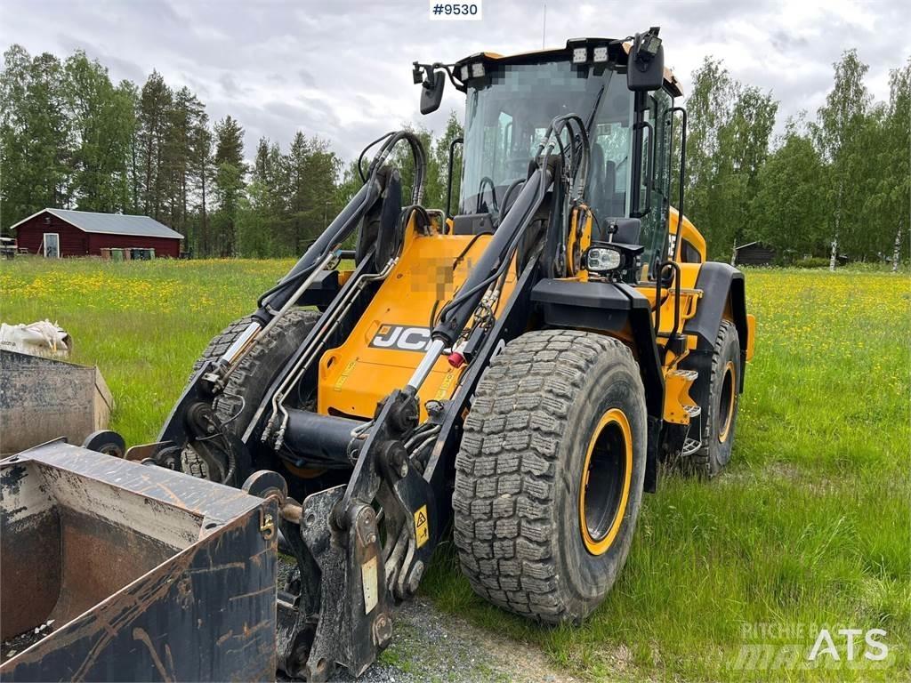 JCB 427 HT Pale gommate