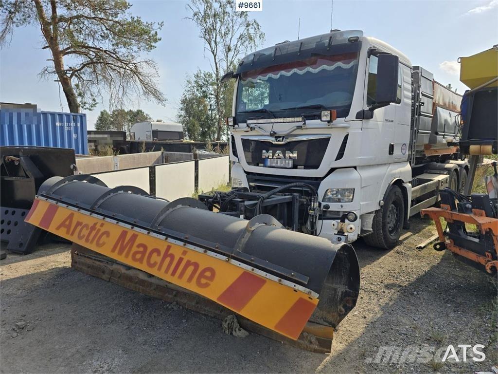 MAN TGX 25.500 Camion con gancio di sollevamento