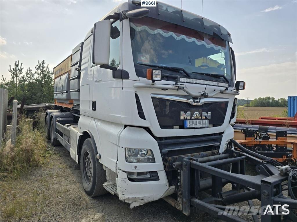 MAN TGX 25.500 Camion con gancio di sollevamento