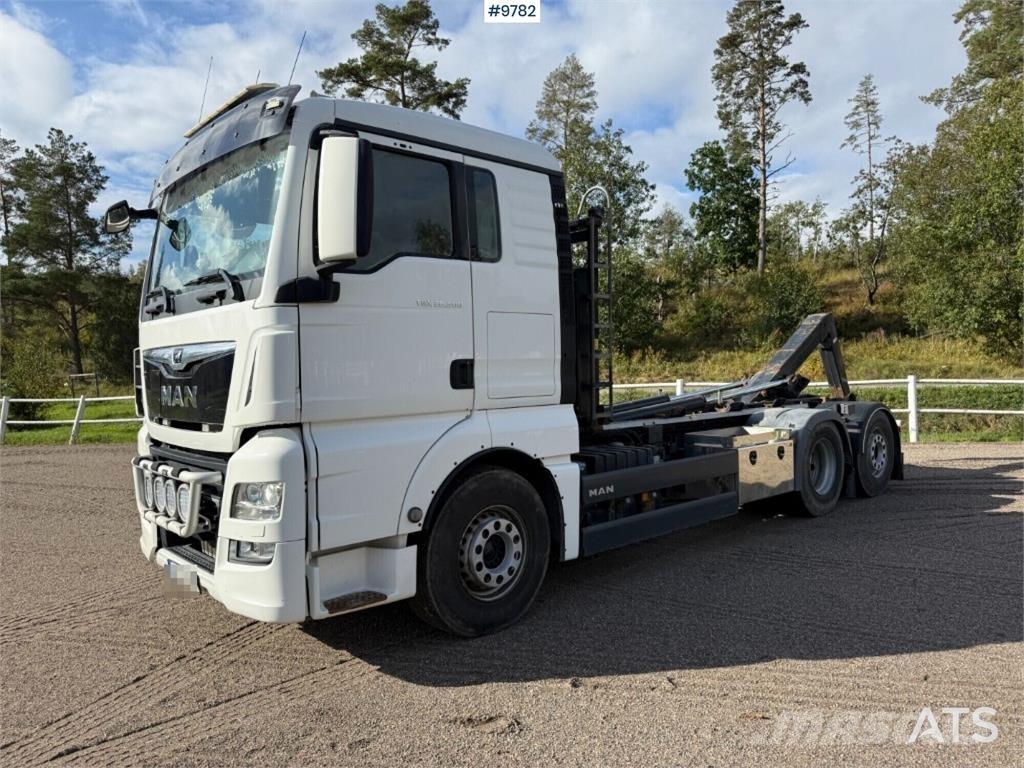 MAN TGX 26.500 6X2 Camion con gancio di sollevamento