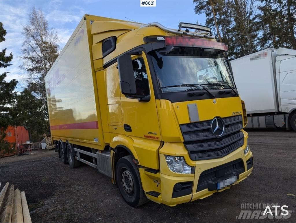 Mercedes-Benz 963-0-C Camion cassonati
