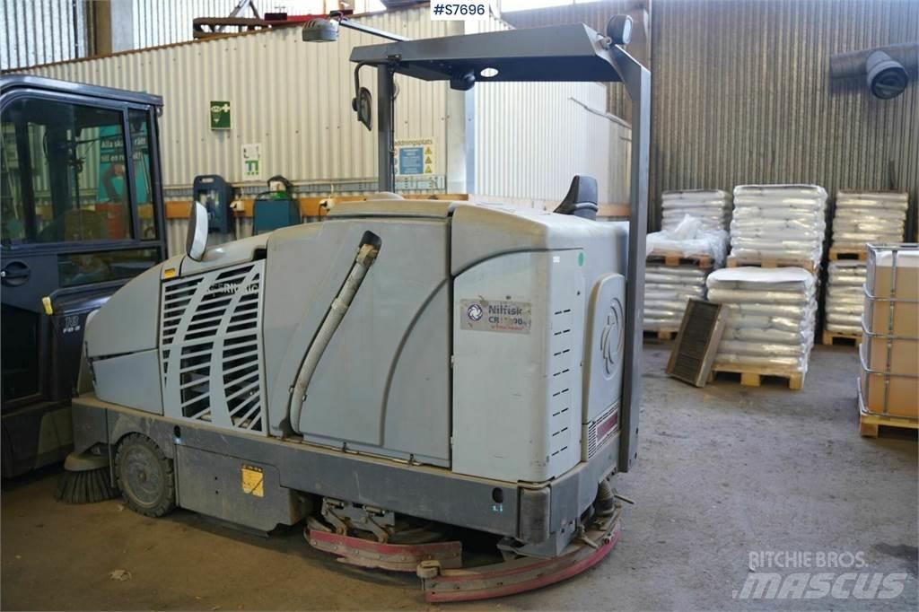 Nilfisk CR1200 Autocarro spazzatrice