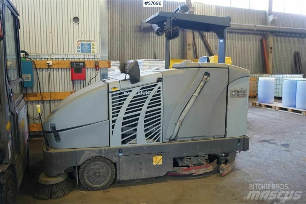 Nilfisk CR1200 Autocarro spazzatrice