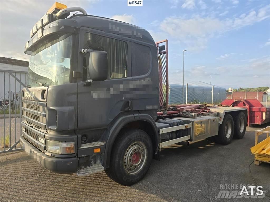 Scania P124 Camion con gancio di sollevamento